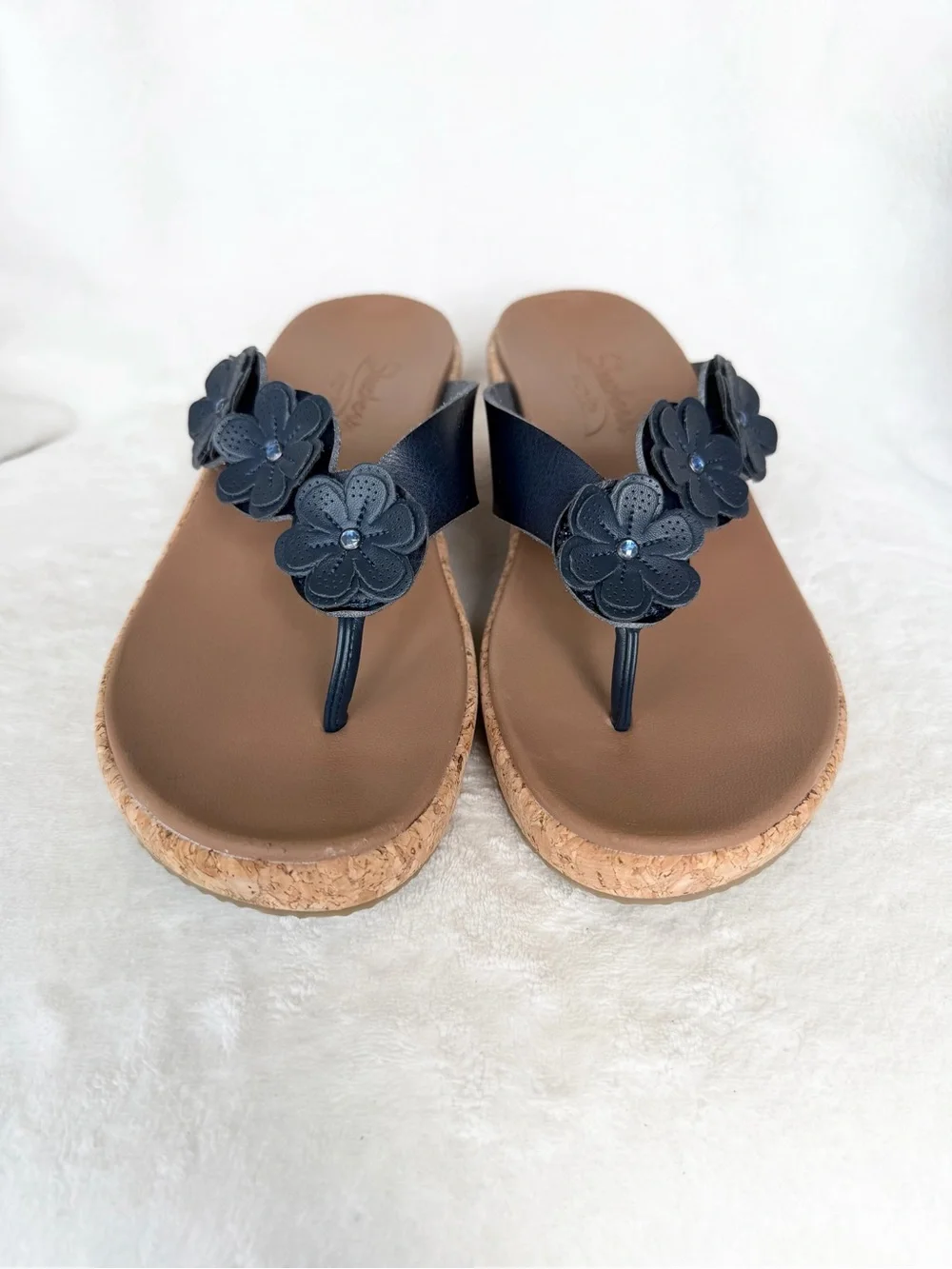 Skechers Women's Cali Arch Fit Beverlee Floral Thong Sandals Navy Size 9